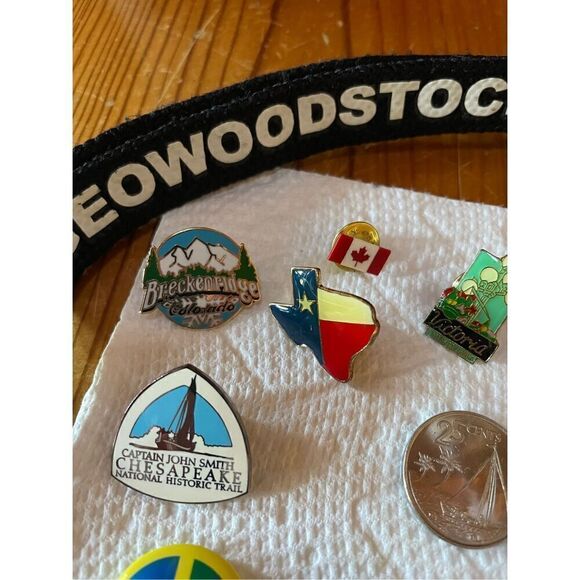 Geocaching Lanyard and Assorted Pens - Picture 3 of 6